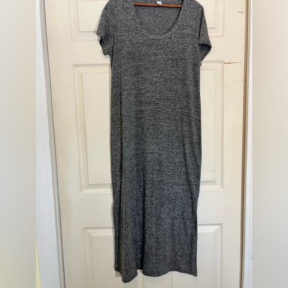 Old Navy Dresses & Skirts - Old Navy, charcoal gray, maxi dress, short sleeves, excellent condition, large